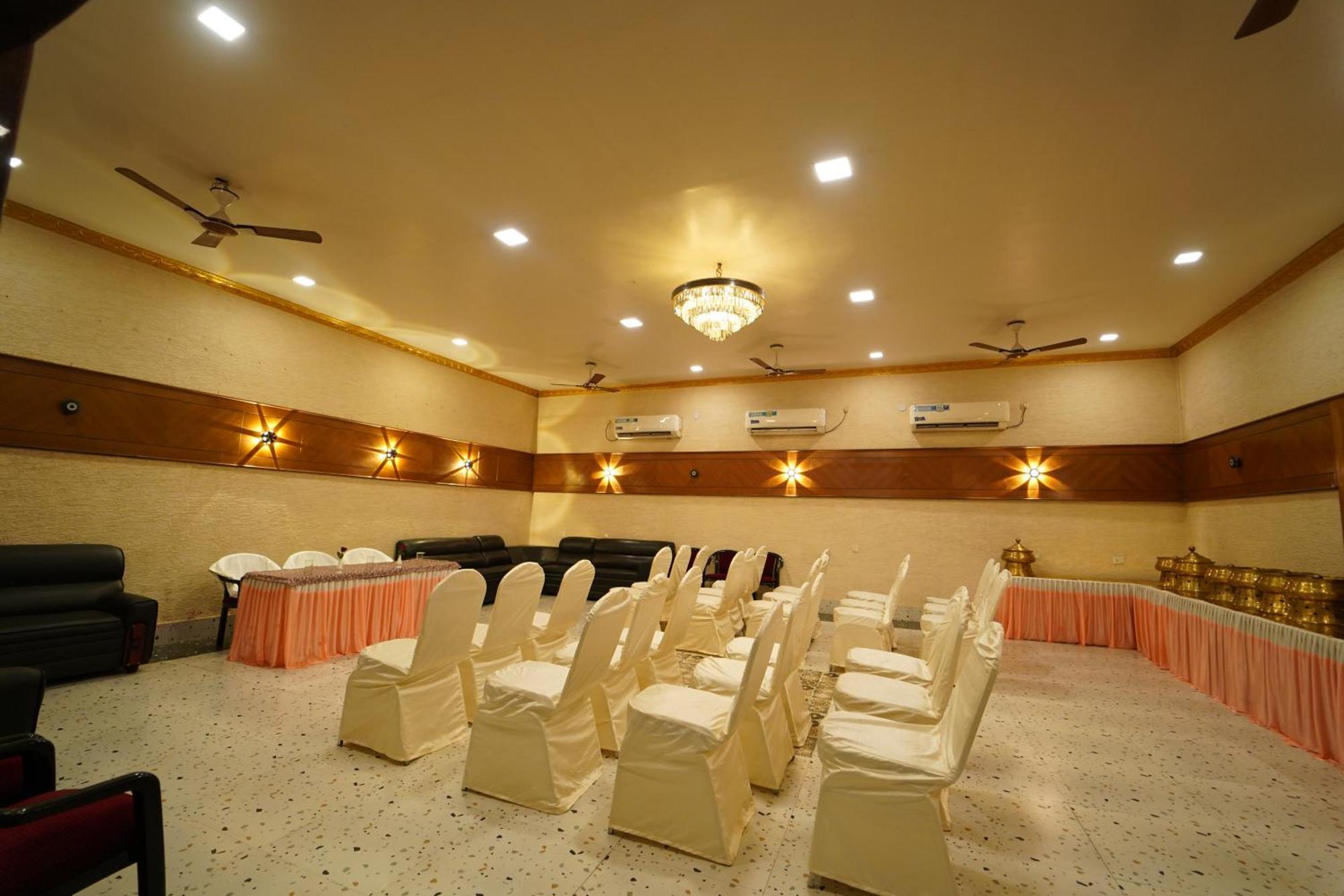 Hotel Ananta Sayana ブバネーシュワル エクステリア 写真