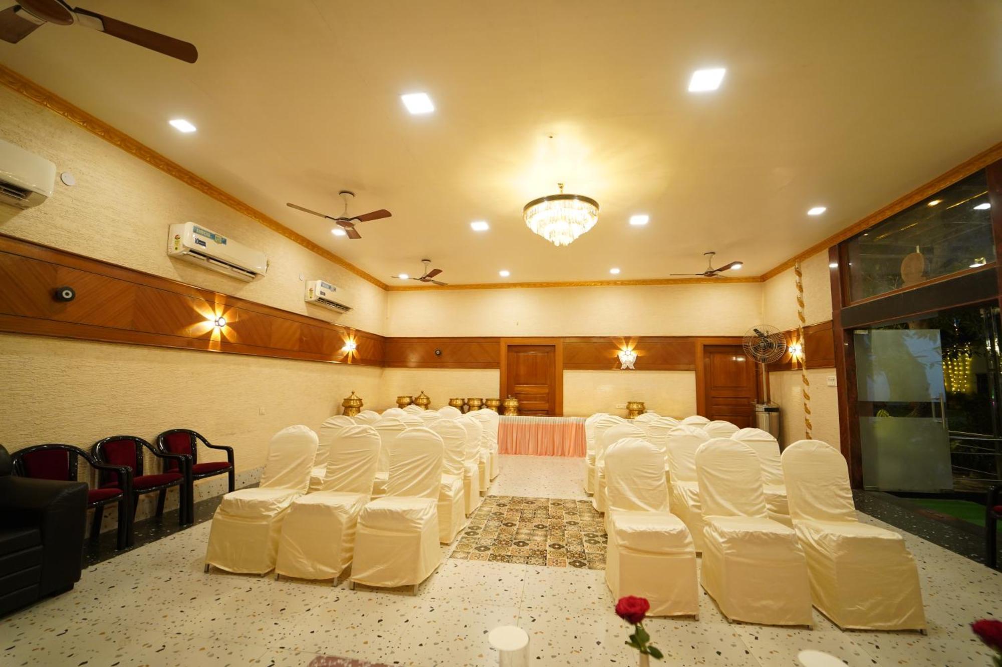 Hotel Ananta Sayana ブバネーシュワル エクステリア 写真